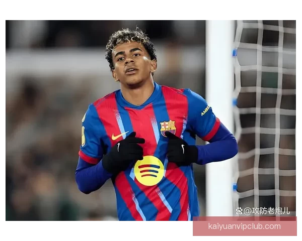 马竞巴萨激战半场平局 朱利亚诺西蒙尼拉什福德进球 冈萨雷斯染红离场