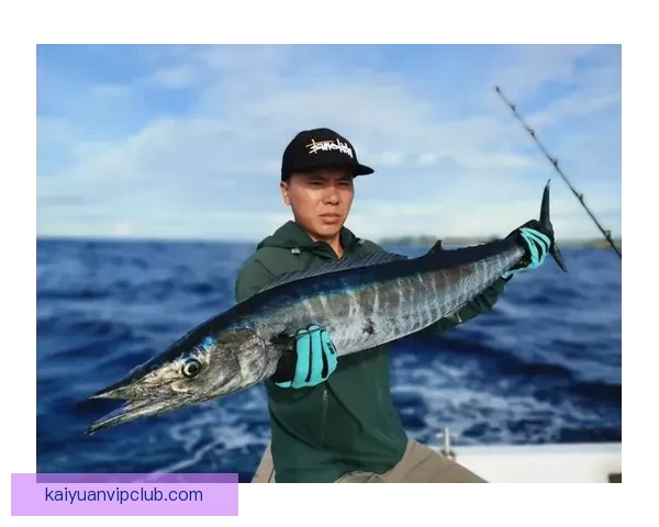 本西蒙斯转战钓鱼领域挑战极限成功晒出金枪鱼钓获喜悦
